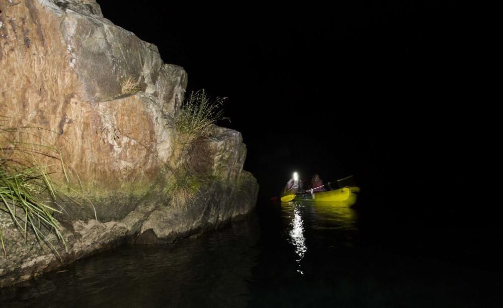 Recorrido fluvial nocturno en el Occidente surcando las aguas del río Navia y el Polea