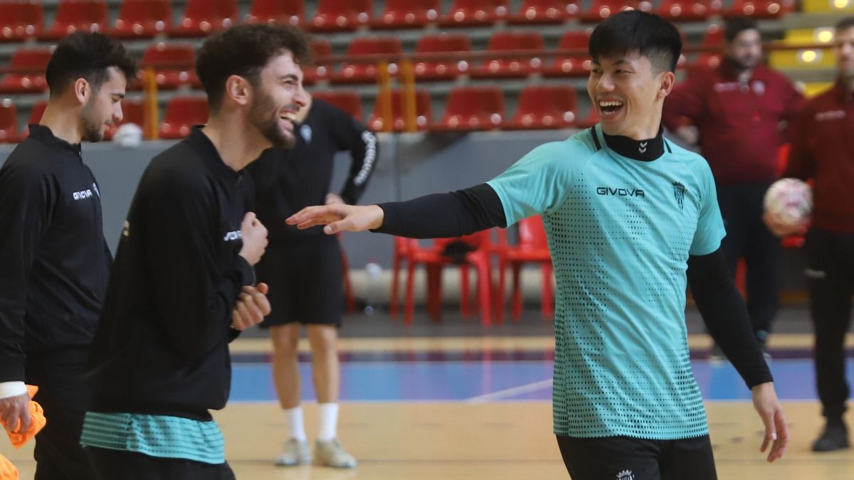 Shimizu y Zequi, en la sesión de entrenamiento de hoy en Vista Alegre.