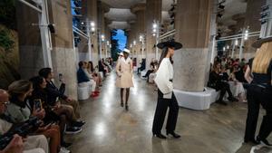 Louis Vuitton presenta en el Park Güell su colección Crucero 2025