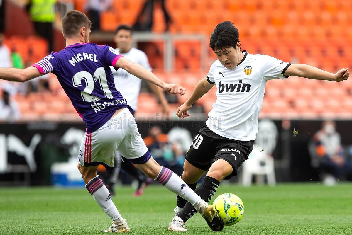 Kang-In Lee volvió a la titularidad en el primer partido de Voro