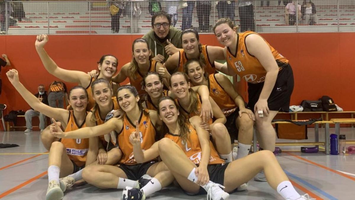 Una celebració del sènior femení del Bàsquet Vilafant