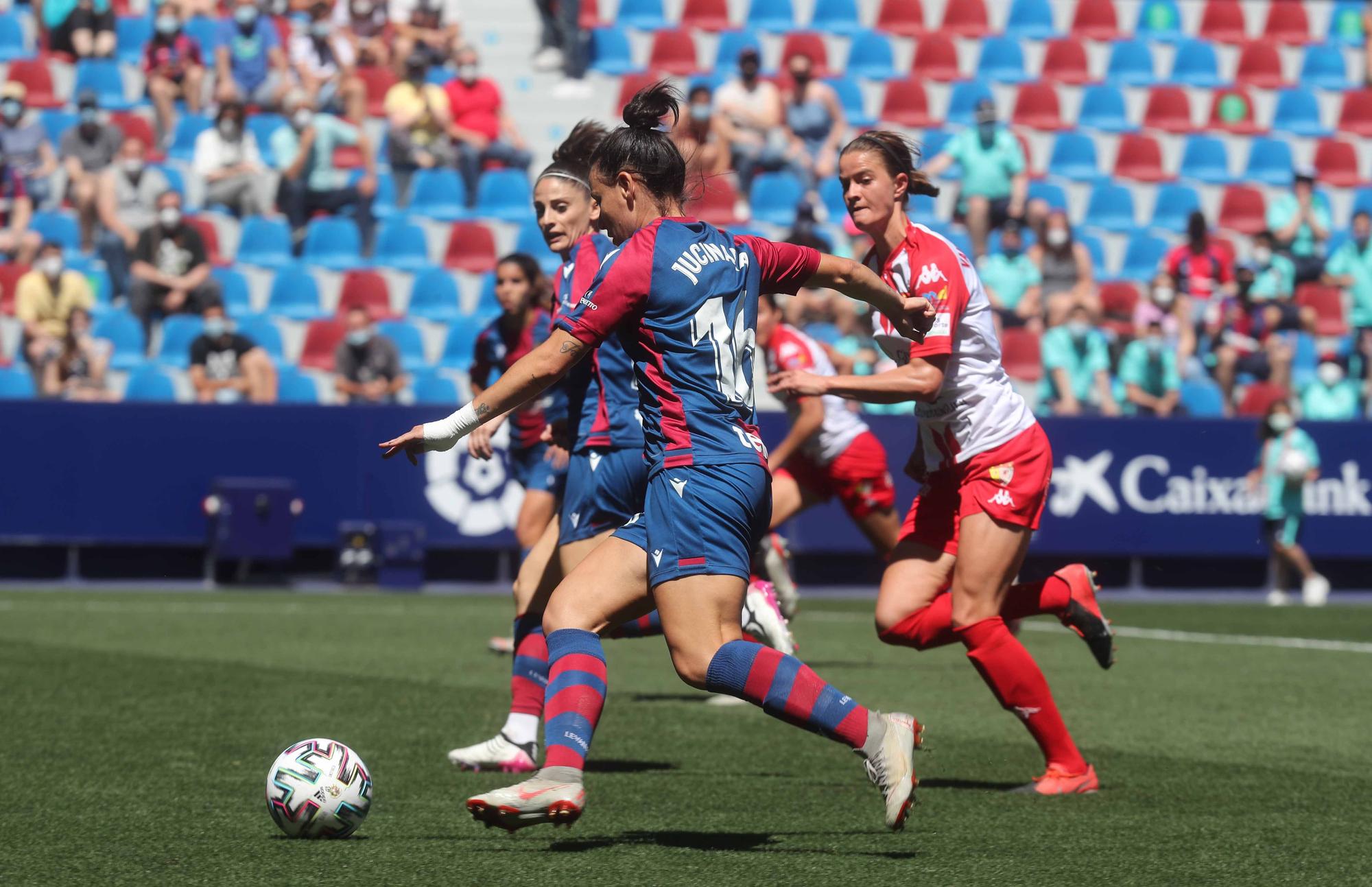 Las imágenes de la vuelta del público al Ciutat de València