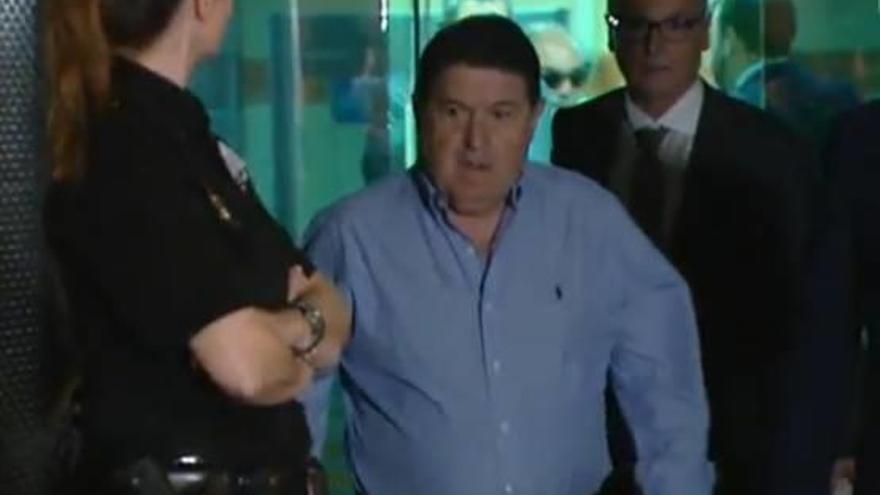 Olivas al término de su comparecencia ante el juez el miércoles por la noche en una imagen captada por Ser TV
