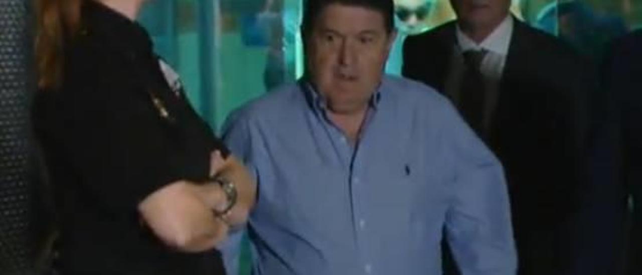 Olivas al término de su comparecencia ante el juez el miércoles por la noche en una imagen captada por Ser TV
