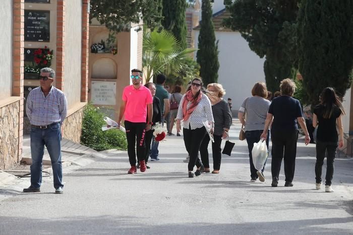 Día de Todos los Santos en el cementerio de Lorca