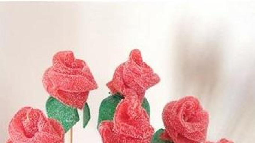 Un ramo de rosas de gominolas será el regalo para los usuarios de la Bibiloteca.