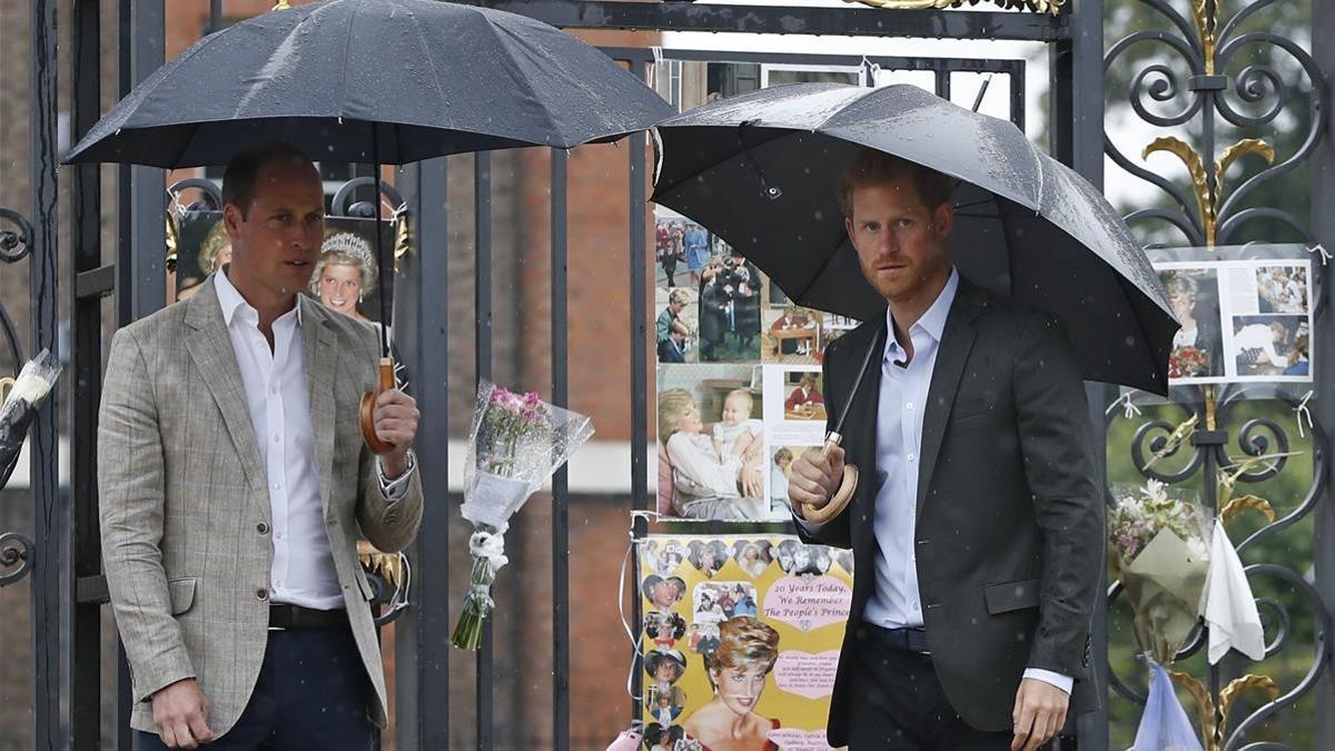 lmmarco39868015 britain s prince william  left  and prince harry walk away a170830184627