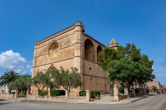 Iglesia de Sant Pere, Petra.
