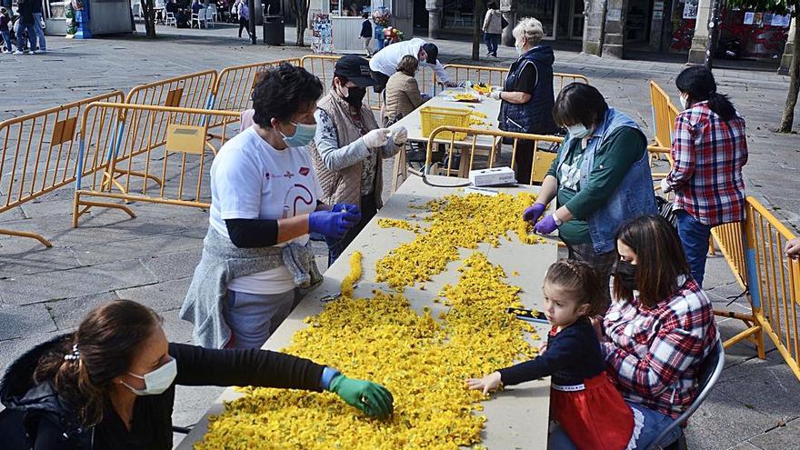La ciudad y los colegios celebran la Festa dos Maios a pesar de la pandemia  | R.V./ FDV