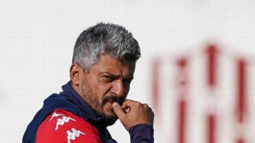 El Real Murcia cierra el casting del banquillo con el fichaje de Munúa