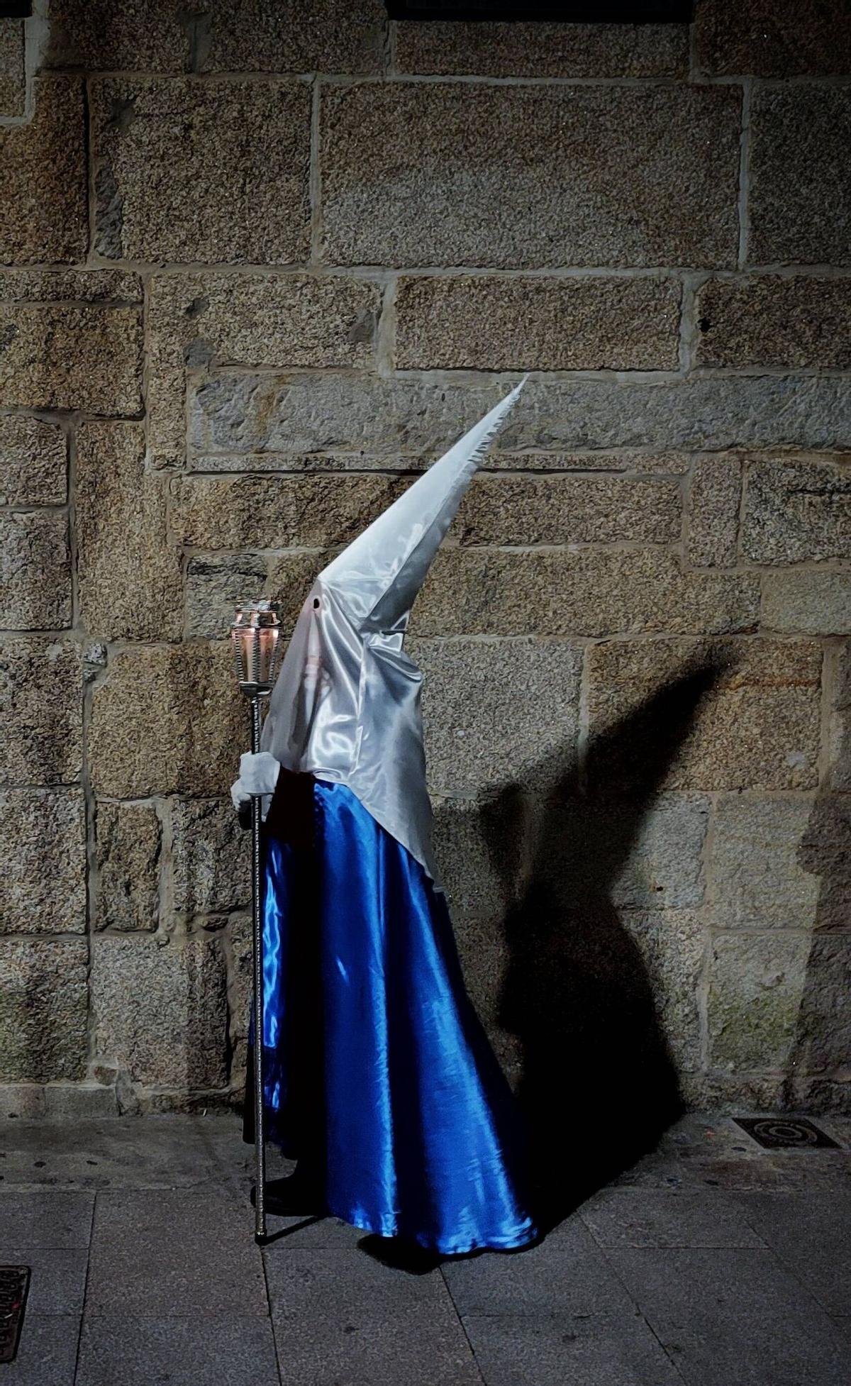 La patrona de Cangas sale en procesión para abrir la Semana Santa