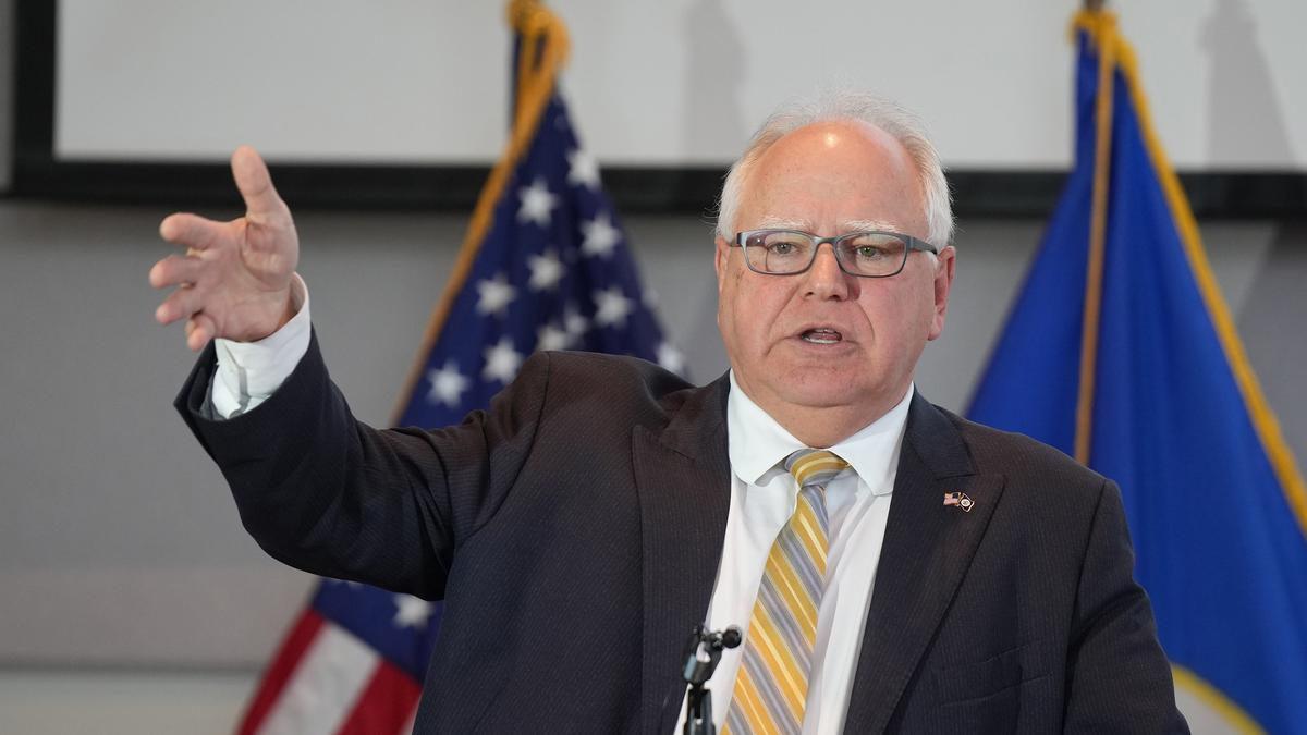 El gobernador de Minnesota, Tim Walz.