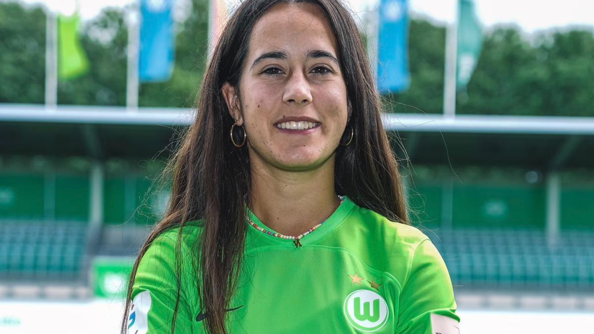 Nuria Rábano ya luce los colores del Wolfsburgo