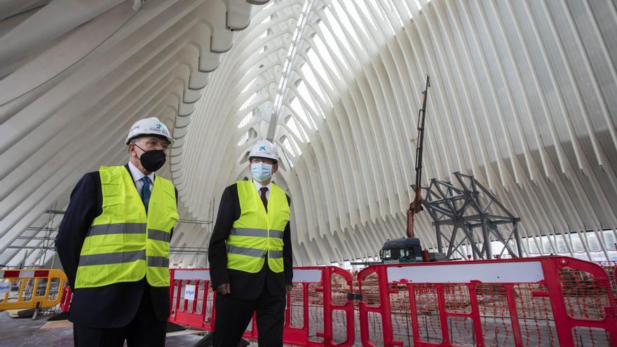 CaixaForum València: el presidente de la Fundación La Caixa visita las obras en el Ágora