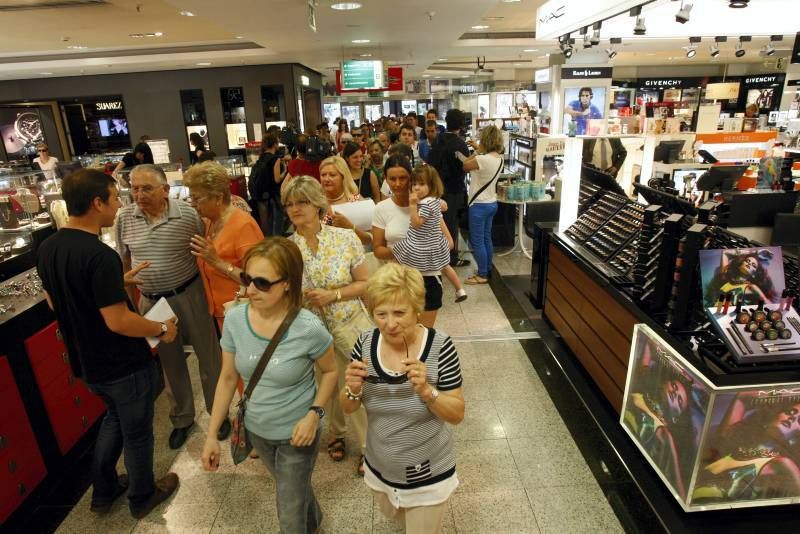 Fotogalería: Inicio de las rebajas en Zaragoza