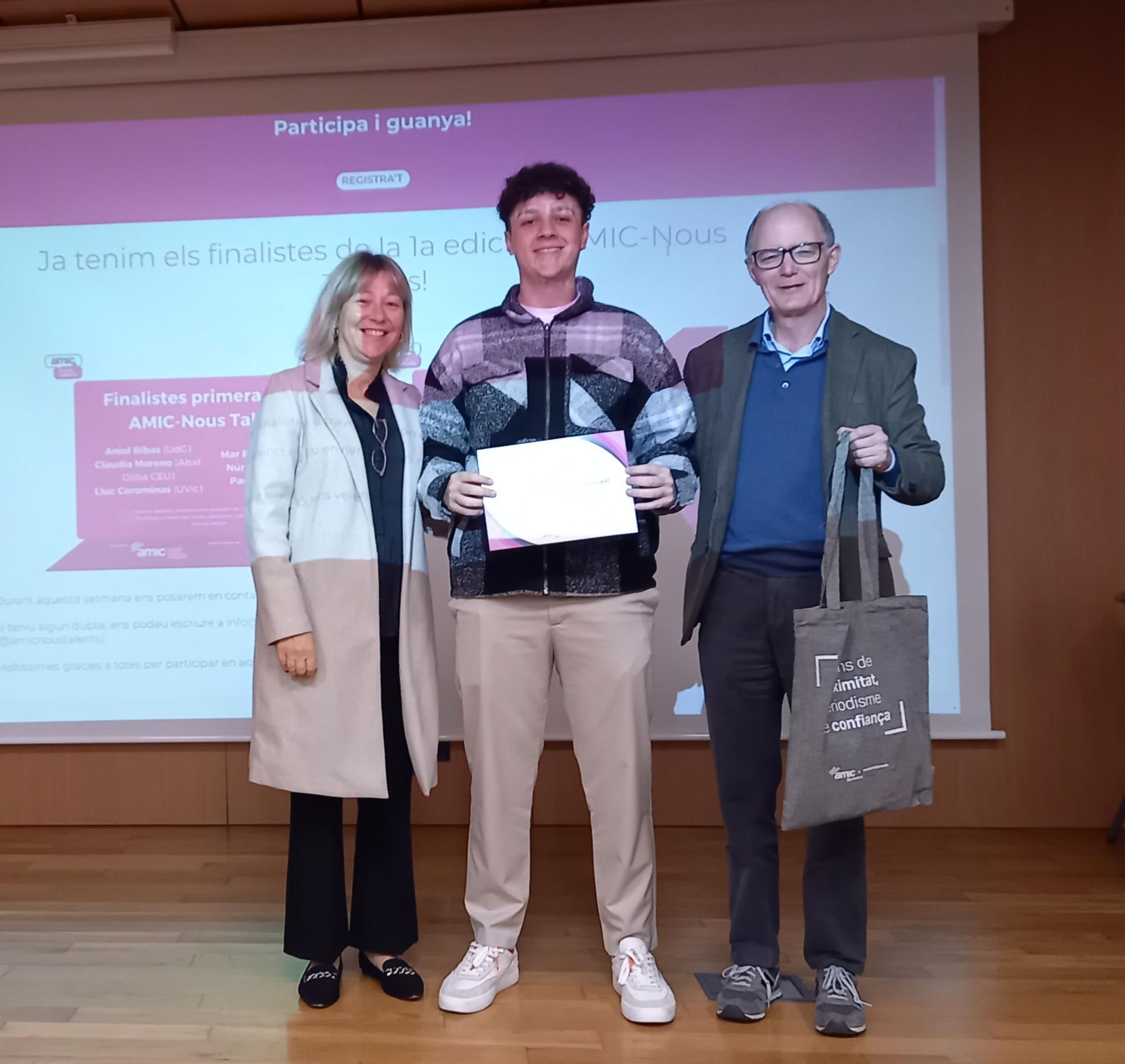 Tres estudiantes de Comunicación del CESAG ganan el premio AMIC-Nous Talents