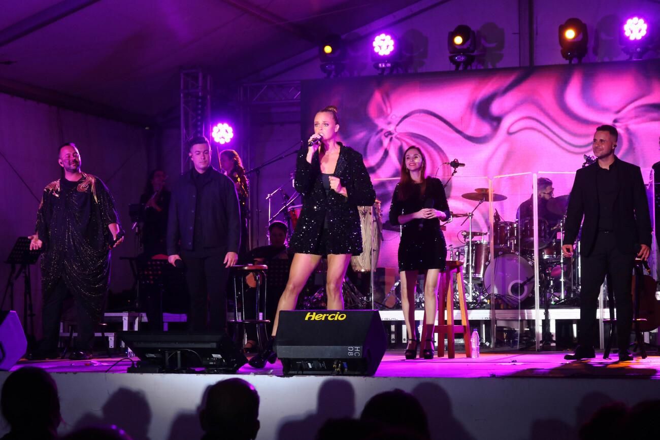 Los Cantadores y Shaila Dúrcal en las fiestas de San Marcial en Femés
