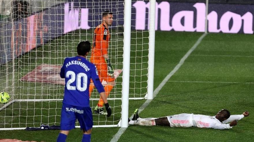 El Madrid tumba al Getafe en el partido pendiente de la primera jornada (2-0)