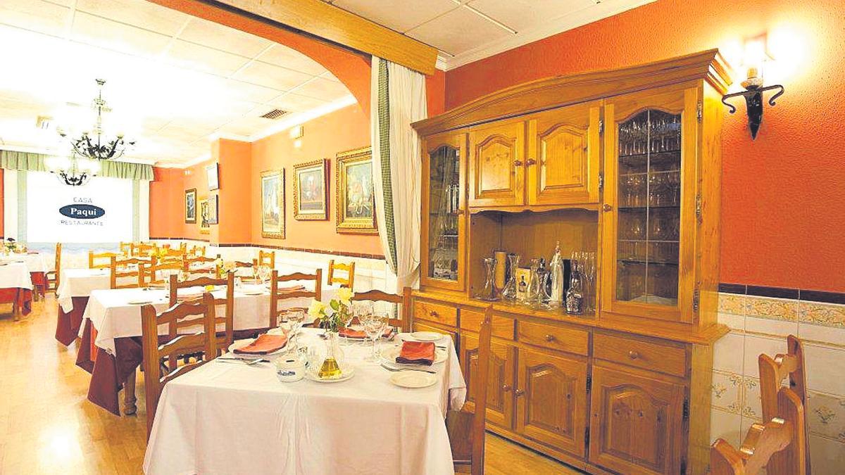 Acogedoras instalaciones de Casa Paqui, en Castalla, localidad de tradición gastronómica.