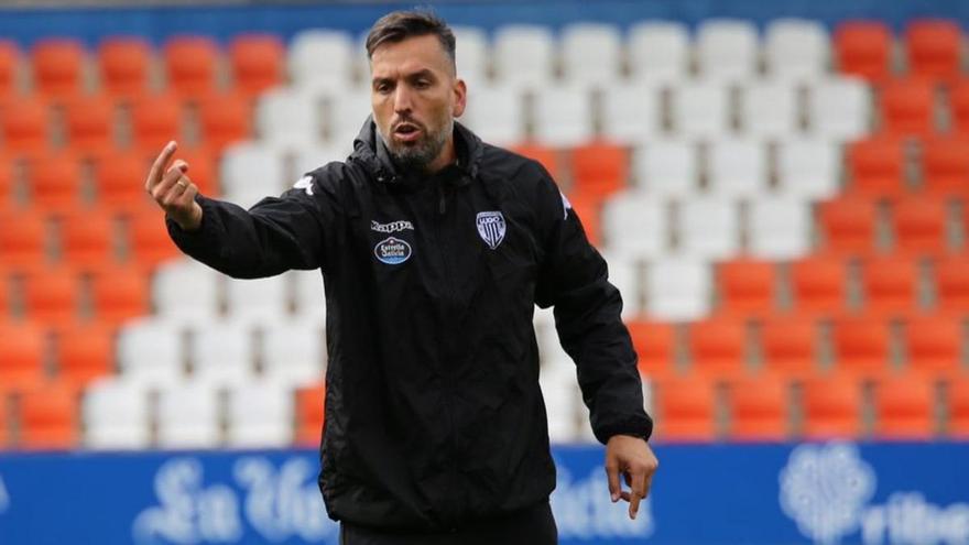 El Lugo despide a su entrenador antes del partido contra el Levante