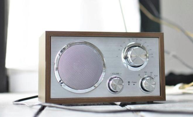 La ràdio i la glòria