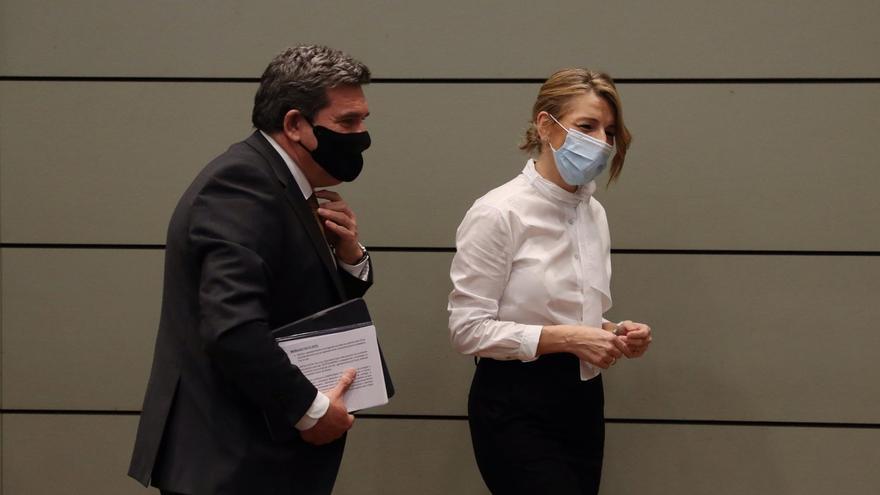 José Luis Escrivá y Yolanda Díaz, tras una reunión con sindicatos y patronal.