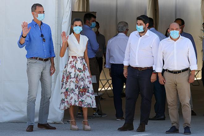 Los reyes Felipe y Letizia visitan una cooperativa de frutas en Murcia