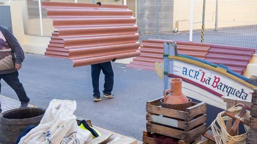 Francisco Llorens, Rosera, ayer por la tarde preparando la Escenificación.