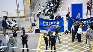 Barcelona. 10.06.2026. Barcelona. Dispositivo de mossos d’esquadra con motivo del asesinato de un civil en calle Balmes con Granada del Penedés. Fotografía de Jordi Cotrina