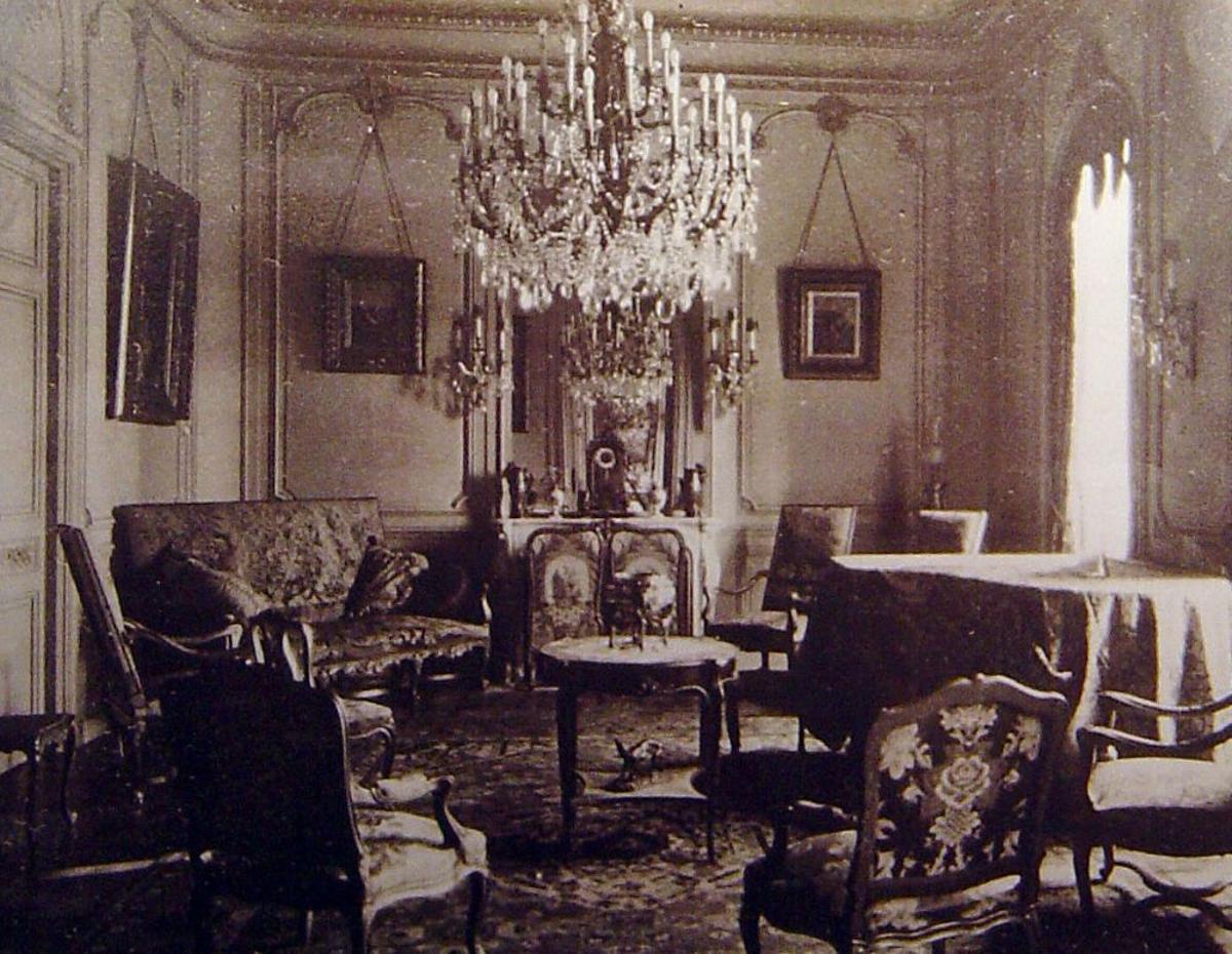 La Sala Carme Biada, en 1925, una de las estancias de la Casa Elizalde.