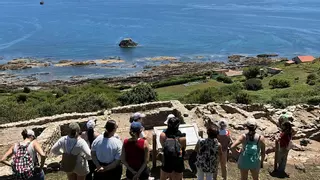 Viajar a Cíes es misión imposible y Ons solo registra un lleno este verano