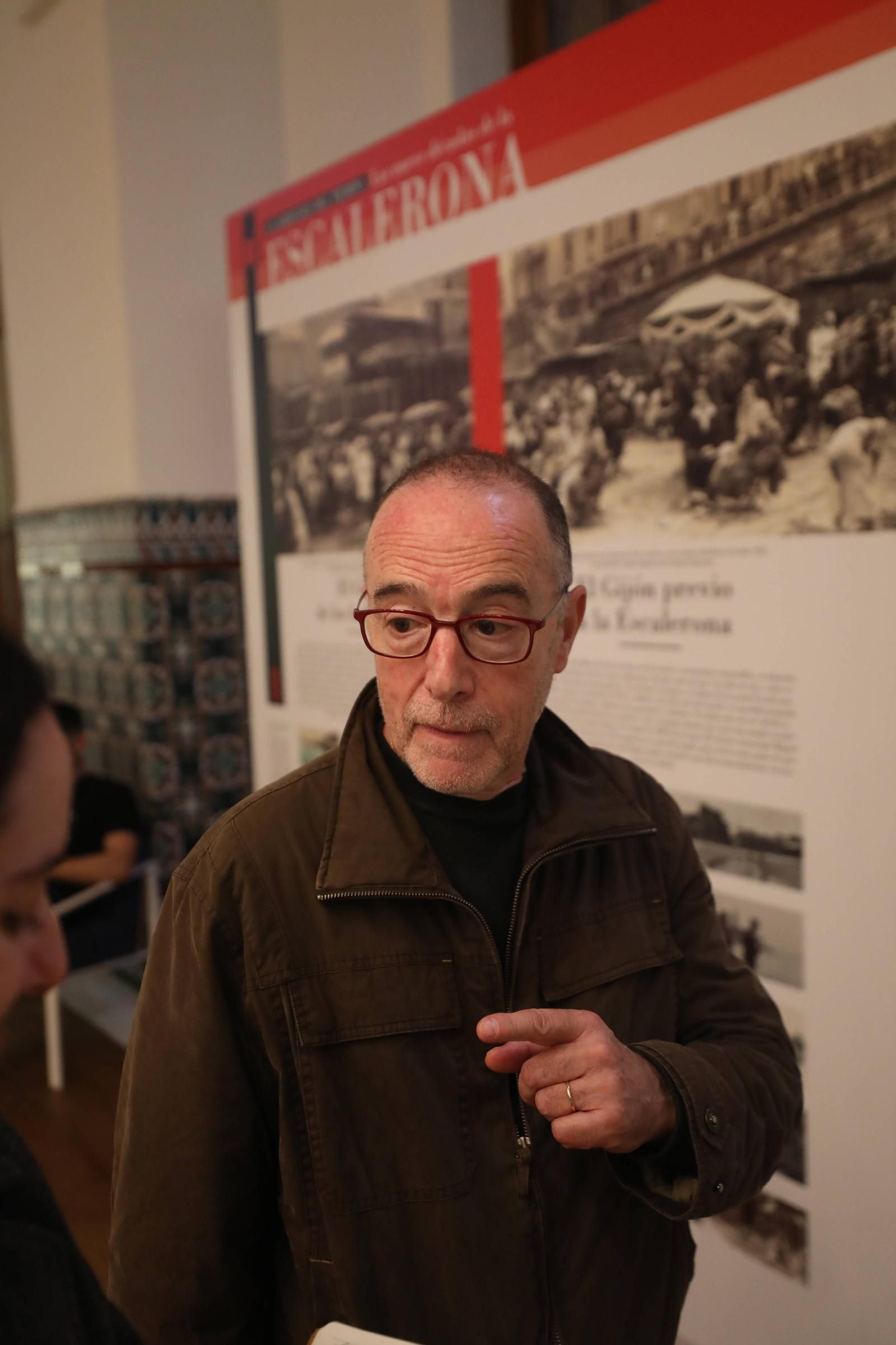 Visitantes en la exposición "Guardianes del tiempo" porganizada por LA NUEVA ESPAÑA