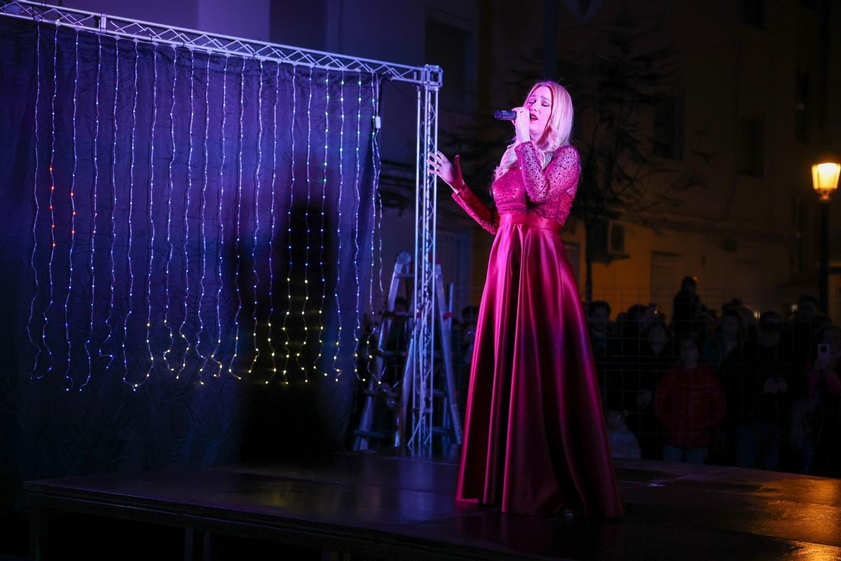 Malvarrosa celebra su tercer premio con la inauguración de sus luces