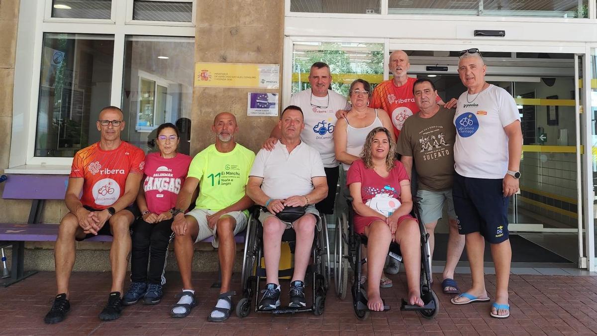 Miembros de la Asociación DisCamino que participan en la Ruta de la Plata.