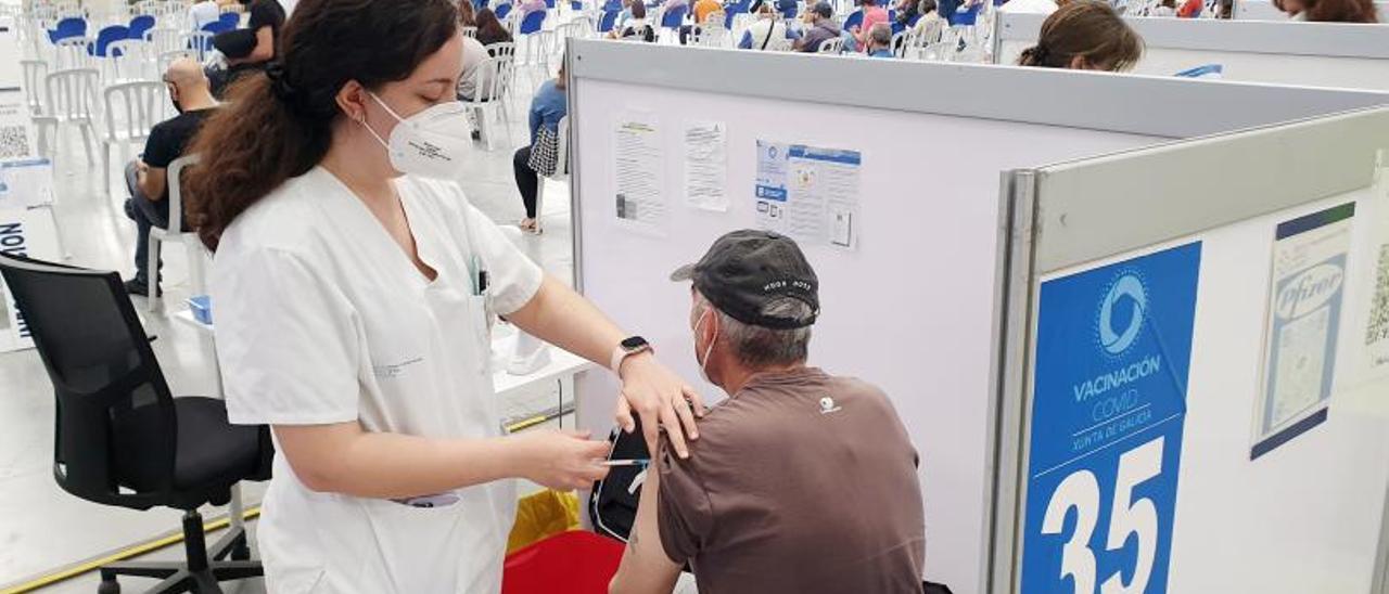 Los sanitarios tampoco tendrán que guardar cuarentena aunque tengan un contacto estrecho con COVID.