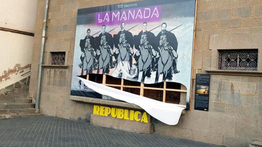 Tallen el mural de &#039;La Manada&#039; d&#039;Olot amb el rei, Sánchez, Casado, Rivera i Abascal