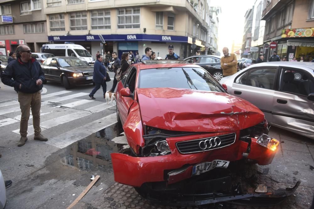 Cuatro heridos en un choque en Av. de Finisterre