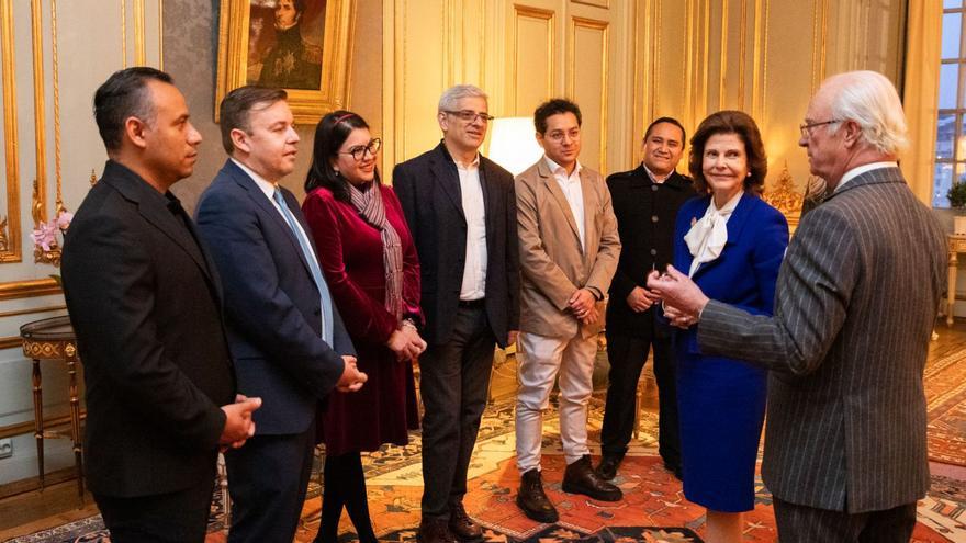 José Lebeña, segundo por la izquierda, durante la audiencia con los reyes de Suecia.