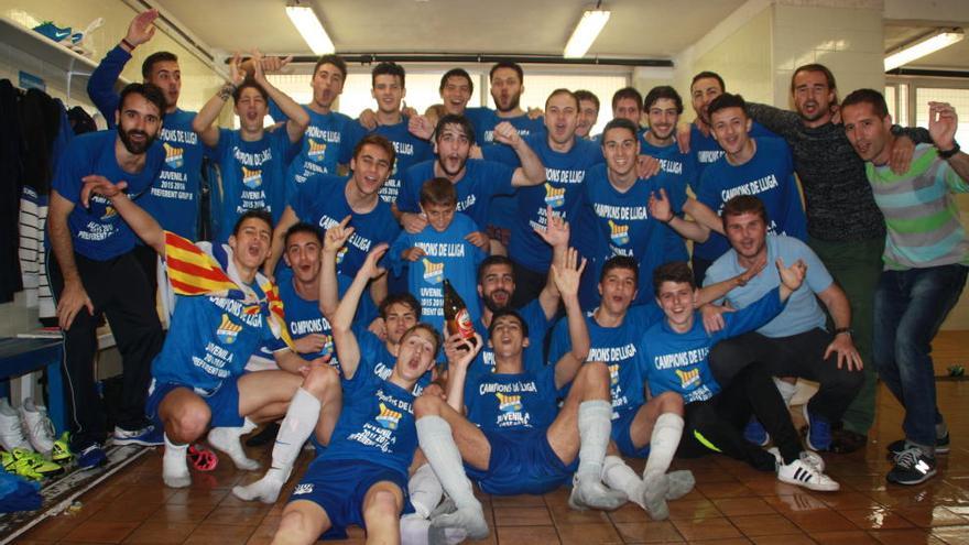 Els jugadors del Figueres celebrant l&#039;ascens