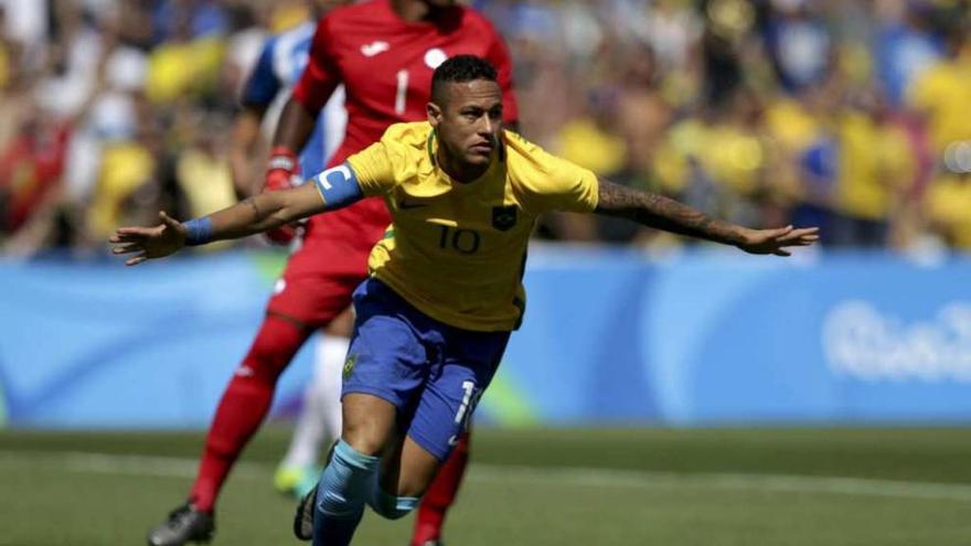 Neymar festeja un gol, ayer durante el partido ante Honduras en el Maracaná. // Bruno Kelly