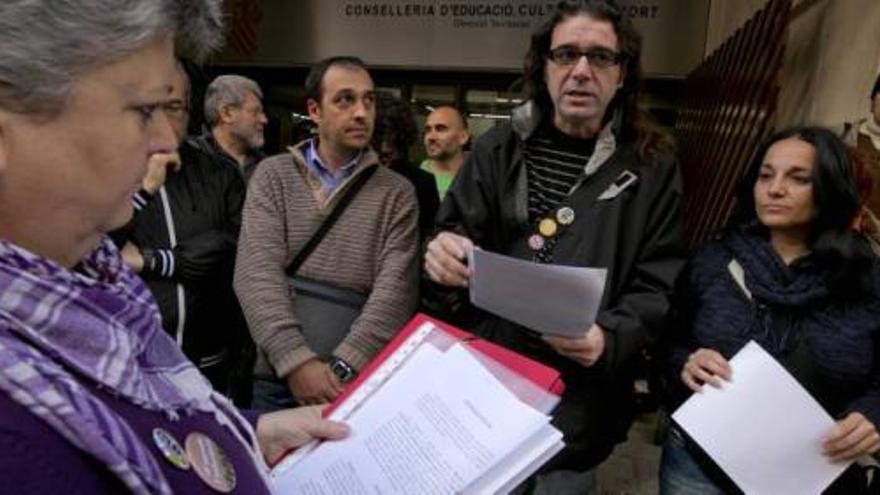 Primeros recursos contra el cierre de aulas públicas