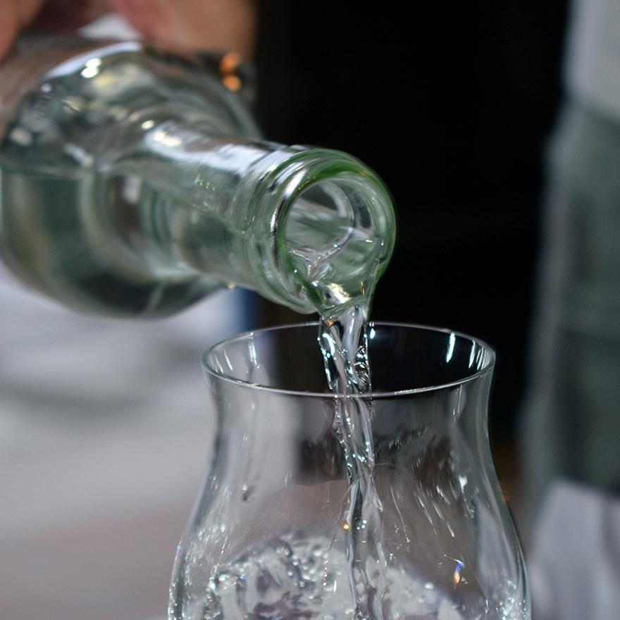 Aguardiente blanca, en el Museo da Caña de Valga.