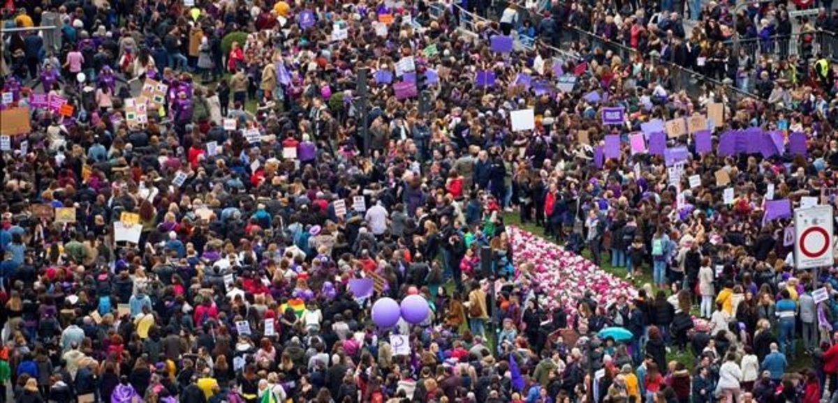zentauroepp52689771 graf3804 madrid 08 03 2020 vista a rea de la manifestaci200624221618 zentauroepp52689771 graf3804 madrid 08 03 2020 vista a rea de la manifestaci200624221618