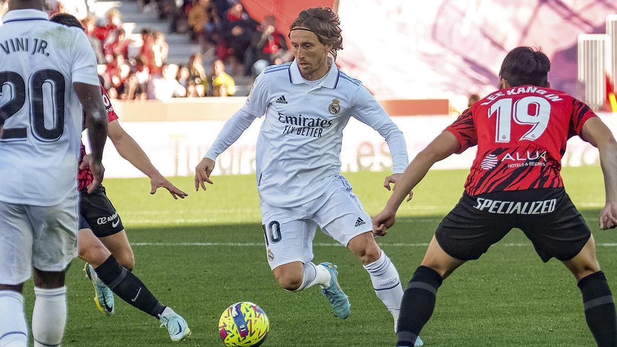 Modric sigue dando lecciones de fútbol