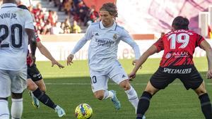 Modric sigue dando lecciones de fútbol