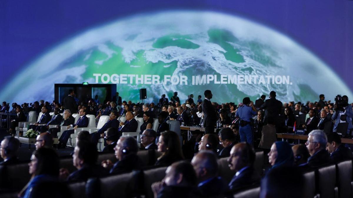 El secretario general de Naciones Unidas, Antonio Guterres, atiende a la cumbre del cambio climático COP27