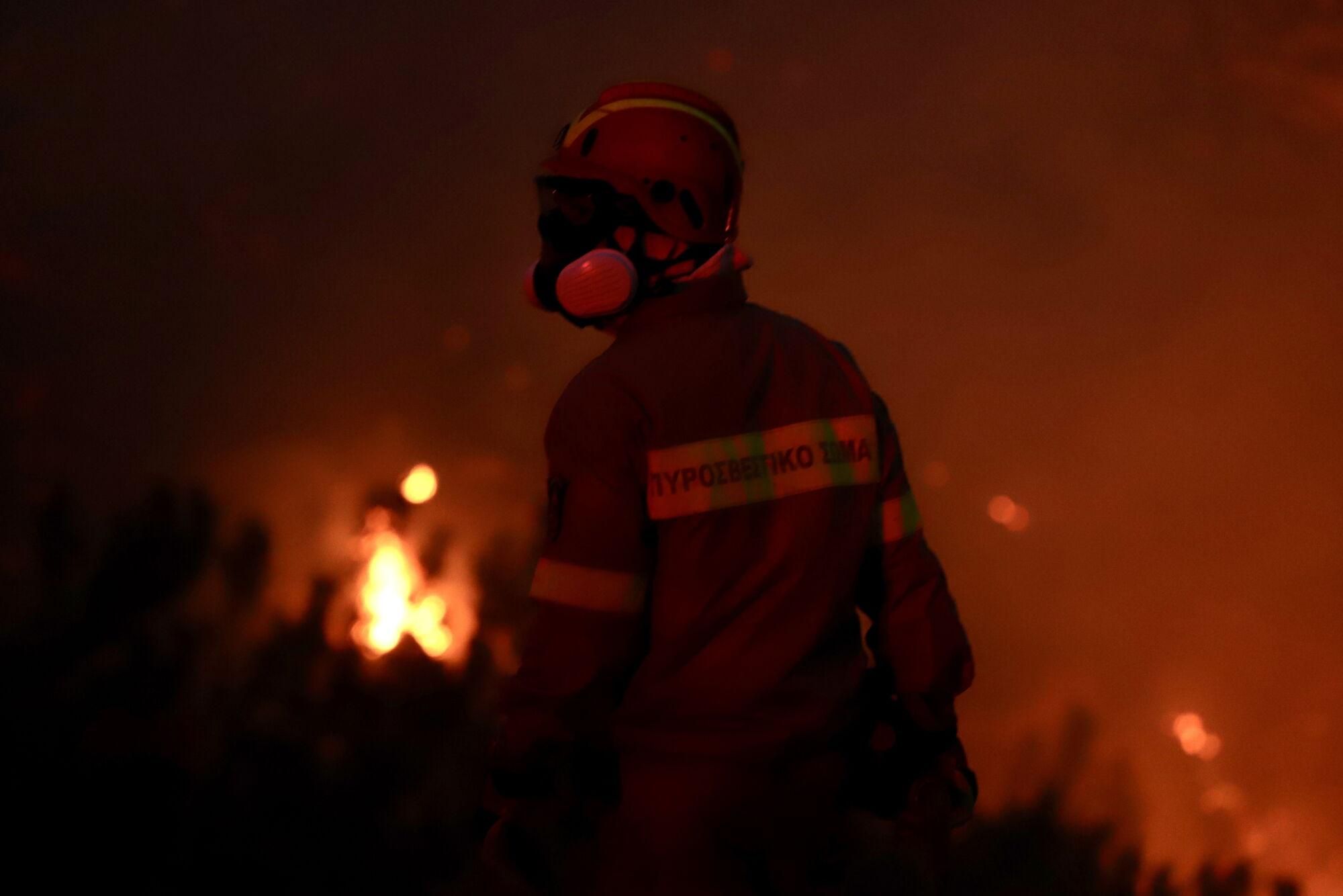 Miles de evacuados por el fuego en Creta