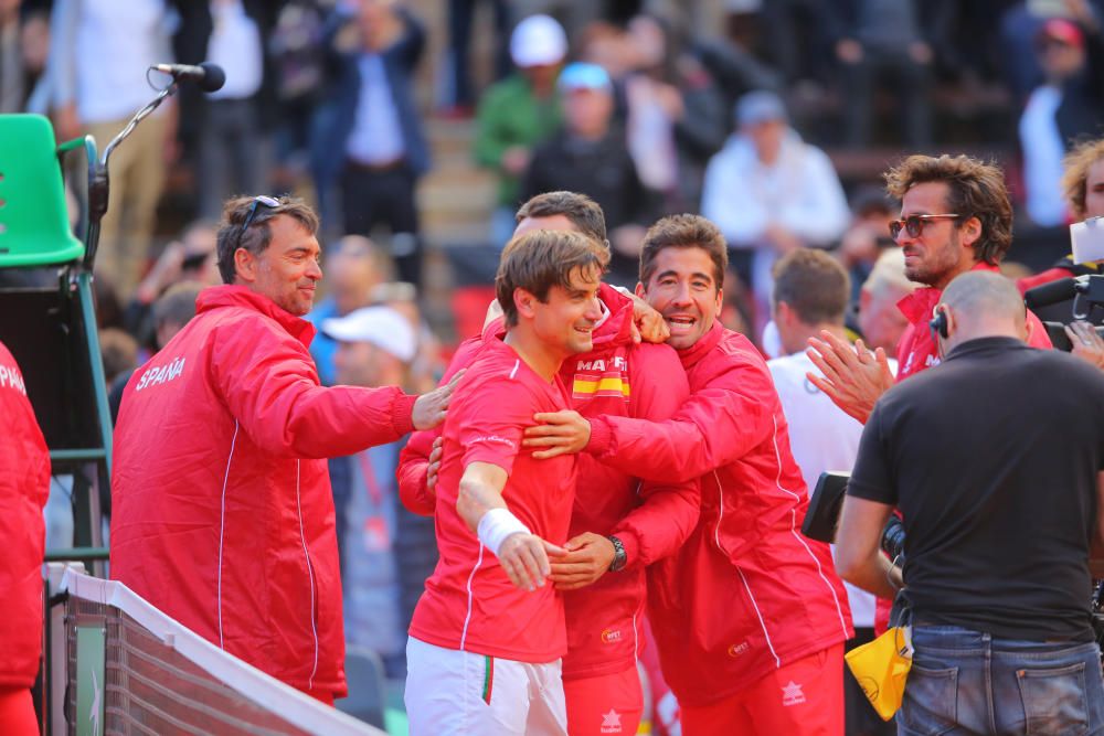 La Armada celebra el triunfo de Ferrer