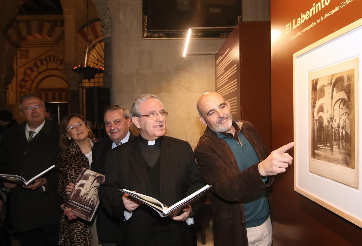 La Mezquita-Catedral exhibe 60 fotos incunables de la historia del monumento