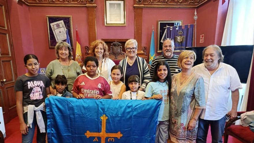 Villaviciosa acoge a una delegación de niñas saharauis del programa "Vacaciones en paz"